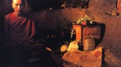 Медитиращ тибетски монах