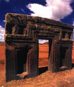 Портата на слънцето - древният храм в Пума Пунку в Боливия, представлява 15-тонен монолит от андезит, един от най-твърдите за обработване камъни. Науката не може да обясни какви инструменти са били използвани за реализирането на каменните фрески