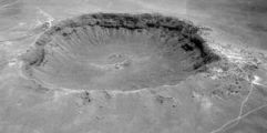 Мексиканският метеоритен кратер Чиксулуб с диаметър 200 километра, е отворен от сблъсък с 10-километров болид преди 65 милиона години, което вероятно е довело до края на динозаврите